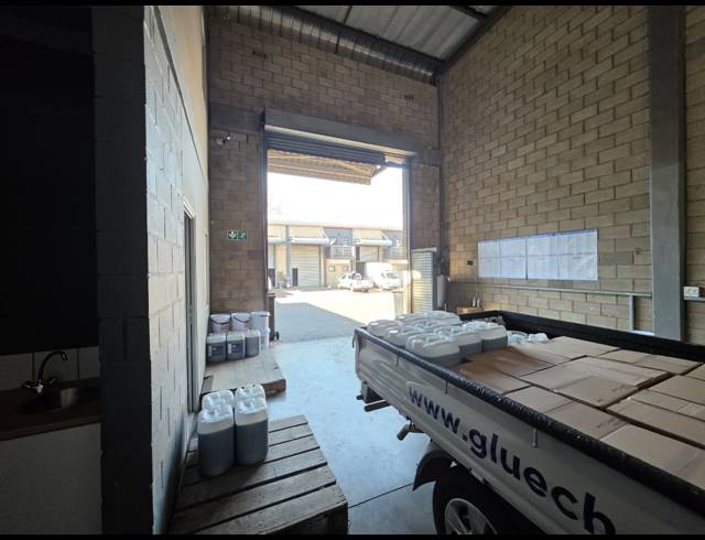 265M² WAREHOUSE TO LET IN STORMILL